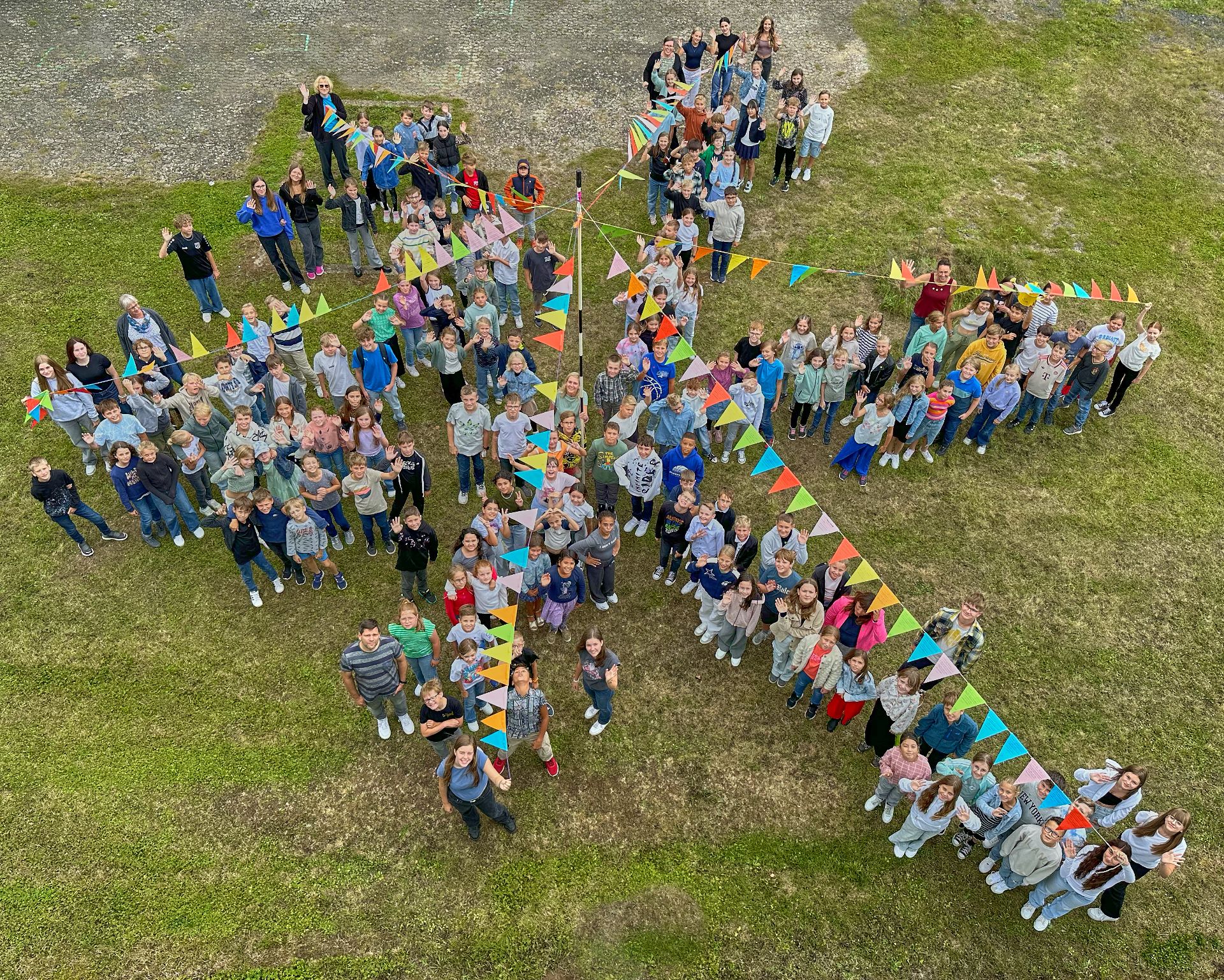 5 Klassen Erster Tag 2024 2025 Wimpelkette