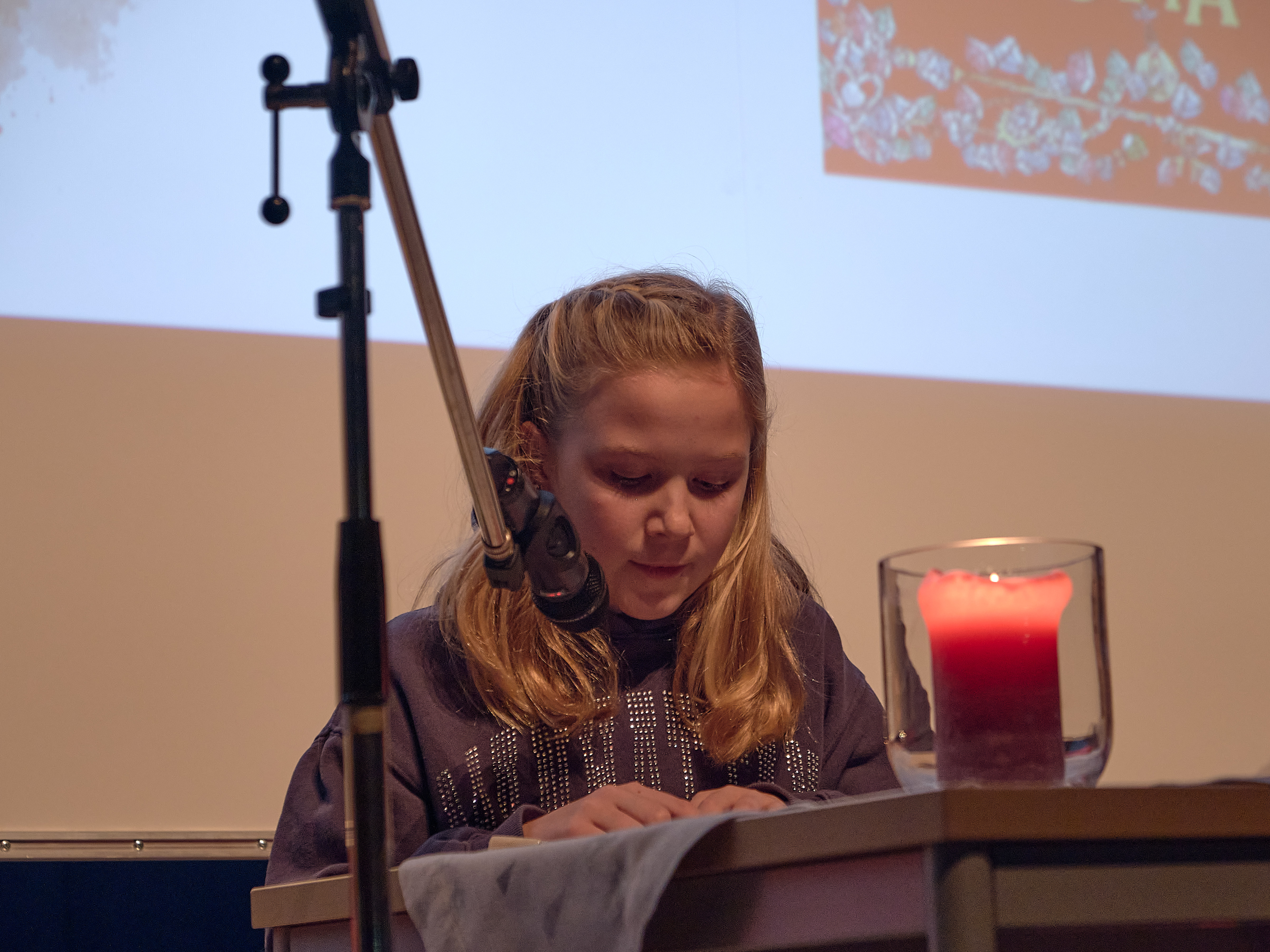 Mia Gegener liest LeseWettbewerb 2024