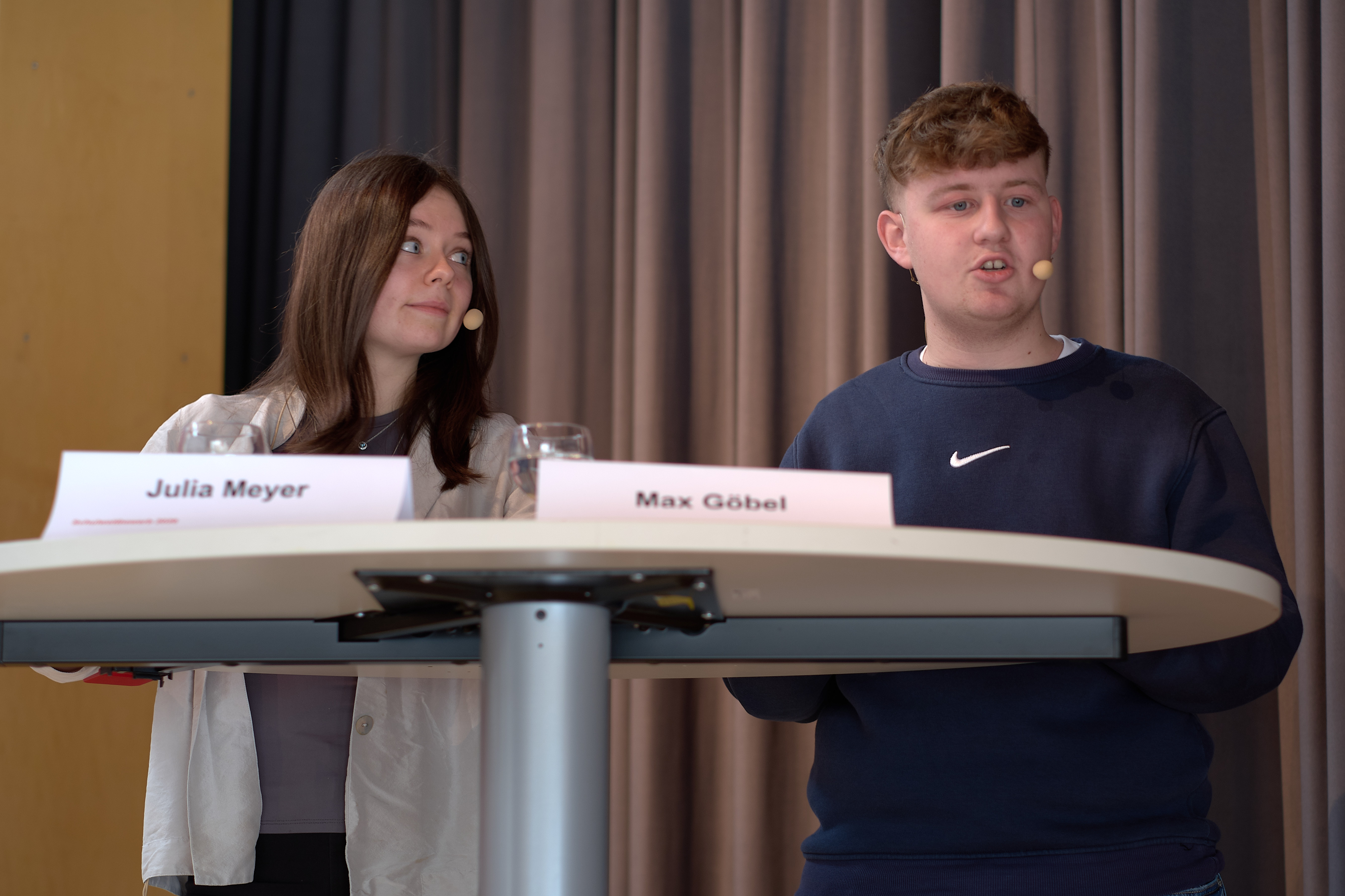 Julia Meyer (Q13) und Max Göbel (Q13) 2026 01 23 Jugend Debattiert 2026 STO 2