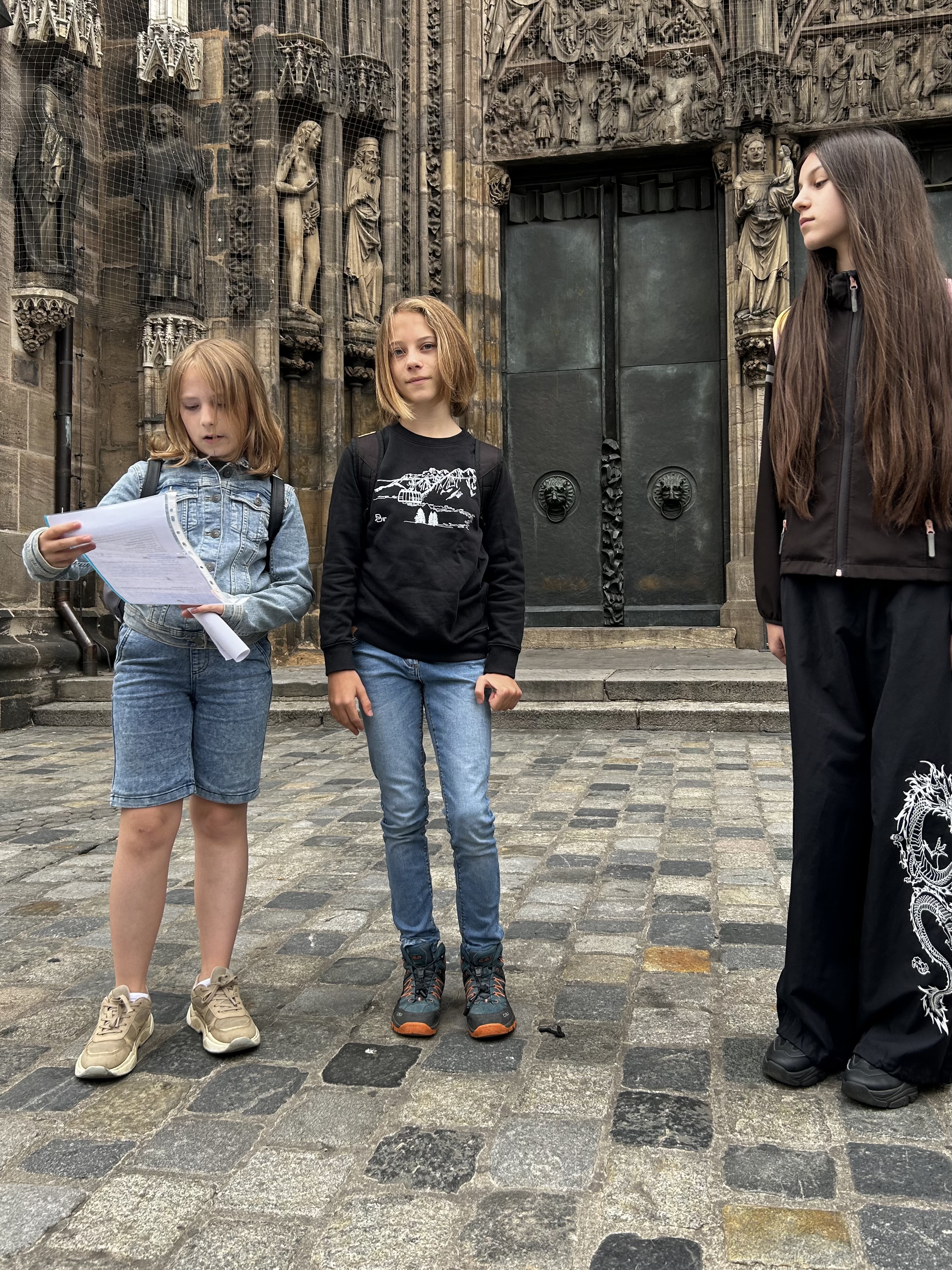 Vor der Lorenzkirche